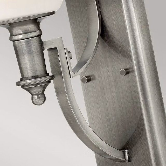 Applique Classica Truman Hinkley in Acciaio Nichel Antico e Vetro Argento con 1 Luce E27