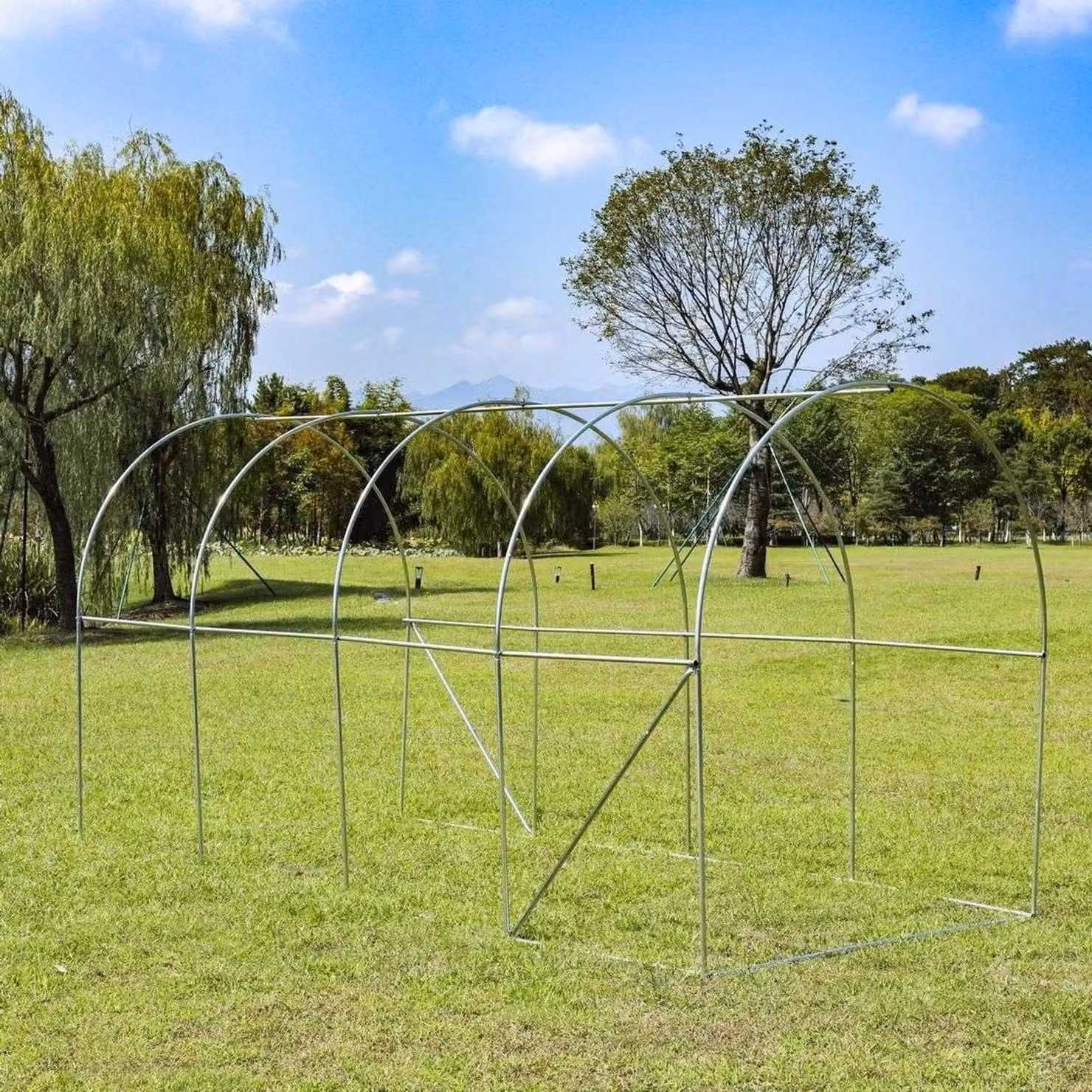 Serra da giardino a tunnel in polietilene da 18 m² con copertura anti-UV