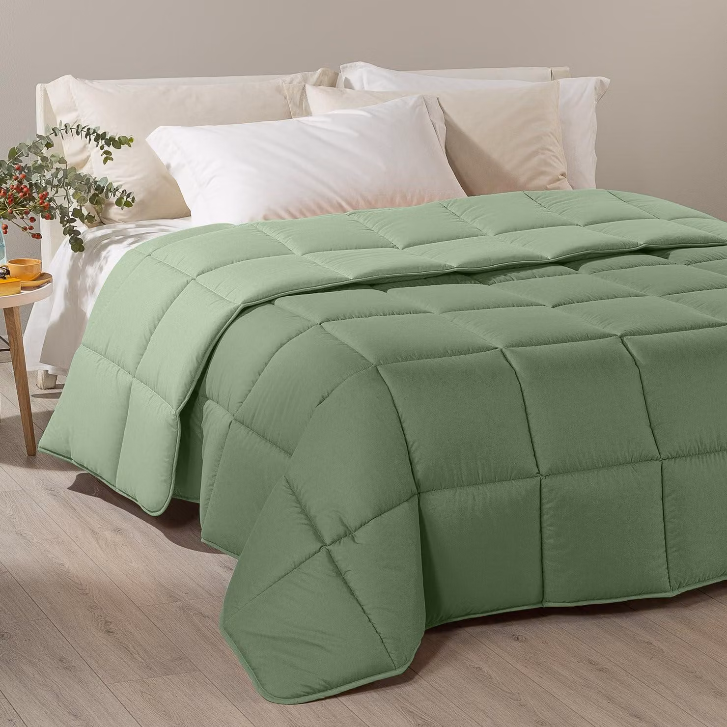 Coperta da letto in poliestere al 100%, tinta unita, color giada, confezione singola.