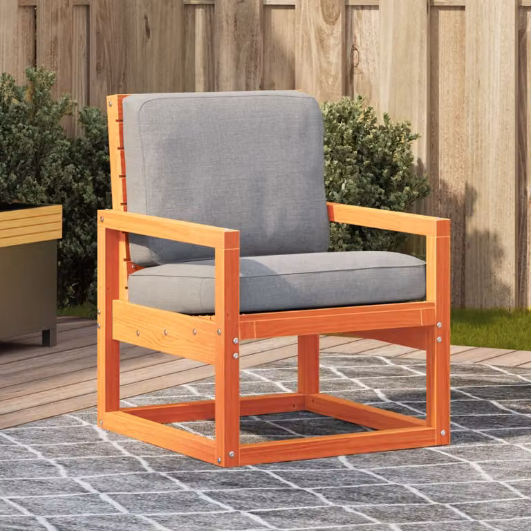 Sedia da giardino vidaXL in legno di pino massello con braccioli, finitura cera marrone, L: 57,5 cm, P: 63 cm, H: 76 cm