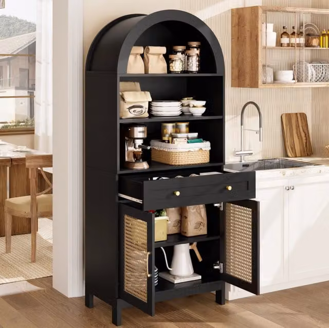 Armadio moderno curvo con ante in rattan, 170 cm altezza, 3 vani espositivi, 2 ante e 1 cassetto, nero e effetto legno, 70×40×170 cm