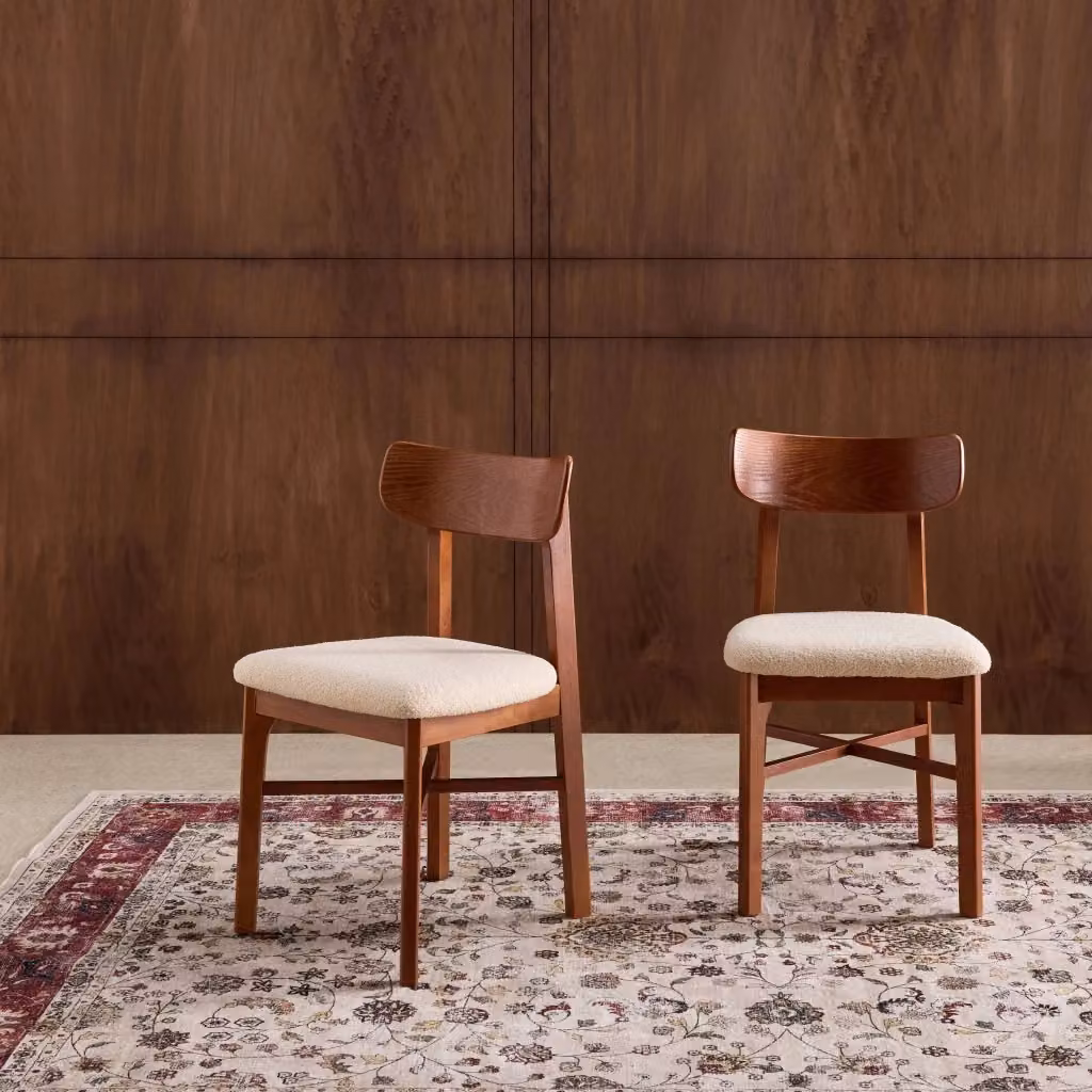 Set di 2 sedie vintage Sweeek in legno di hevea e tessuto bouclé, beige e noce – 2