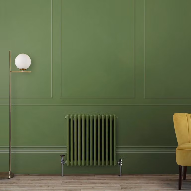 Radiatore Tradizionale a Tripla  Colonna Orizzontale Verde (Fern Green)  - 600mm x 605mm - Regent