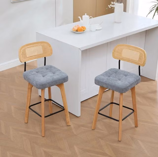 Set di 2 Sgabelli da Bar in Chenille 44x51x96 cm; Girevoli a 360° con Schienale in Rattan; Grigio; per Cucina e Bar