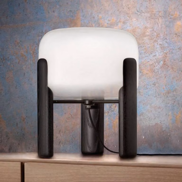 Vistosi Lampada da tavolo di design Sata, Nero, Soggiorno / Sala da pranzo, Legno, Design, Lampada da tavolo