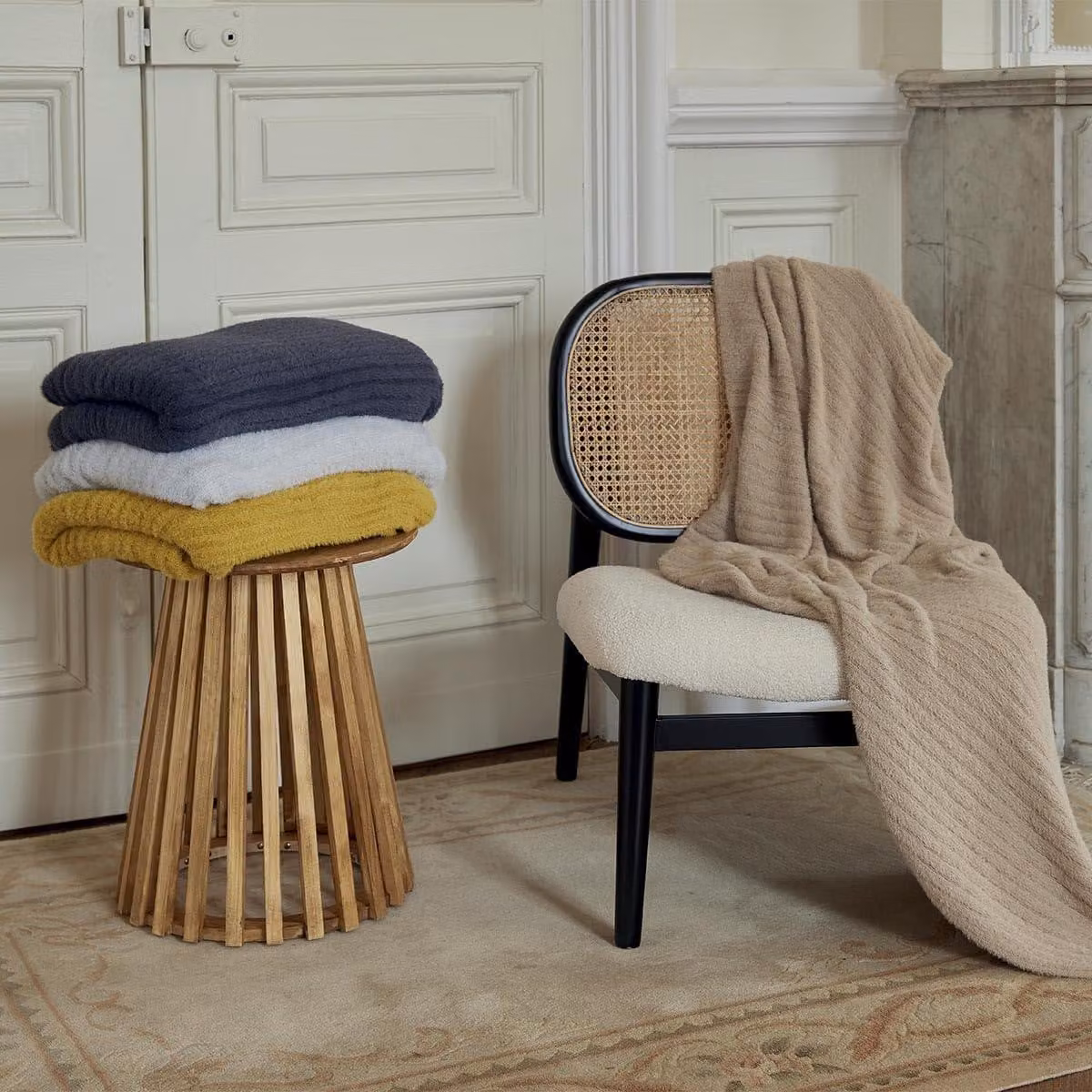 Coperta 130x170 cm, color antracite, 100% poliammide, morbida, lavorata a coste