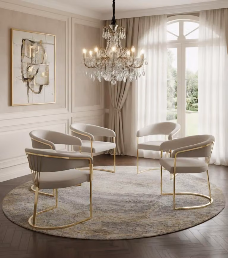 Set di 4 sedie eleganti con dettagli dorati e rivestimento in tessuto