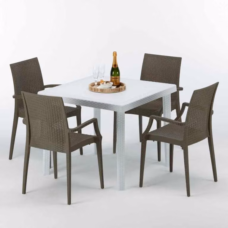 Tavolo quadrato bianco e 4 sedie Set di bastoni da esterno in polipropilene colorato Grand Soleil Arm Bistrot Love - Marrone