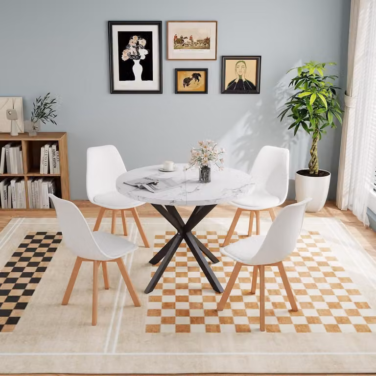 Set da pranzo composto da tavolo e 4 sedie. Tavolo rotondo con finitura effetto marmo, bianco, dimensioni 100x100 cm, con gambe in legno
