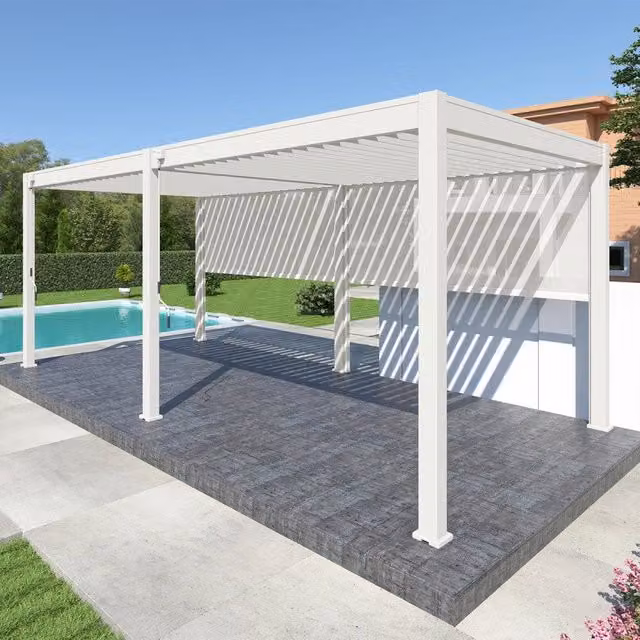 Pergola bioclimatica autoportante Ombrea VS bianca con 2 tende, L: 6 m, P: 3 m, H: 2,57 m