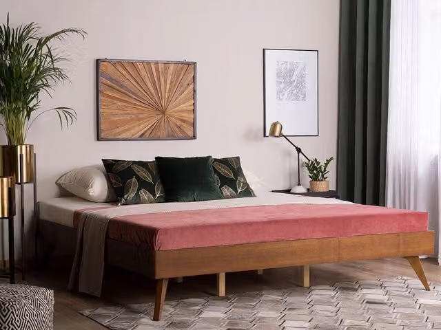 Letto Beliani in legno di frassino e gomma color marrone con rete a doghe arcuate L/P/H: 180 x 200 x 103 cm