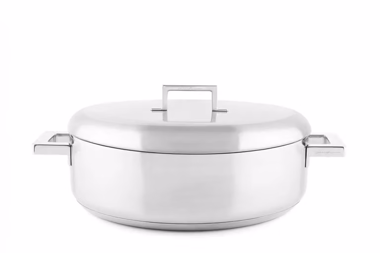 Tegame in acciaio inox per induzione linea Stile by Pininfarina, con due manici e coperchio, diam. 28cm