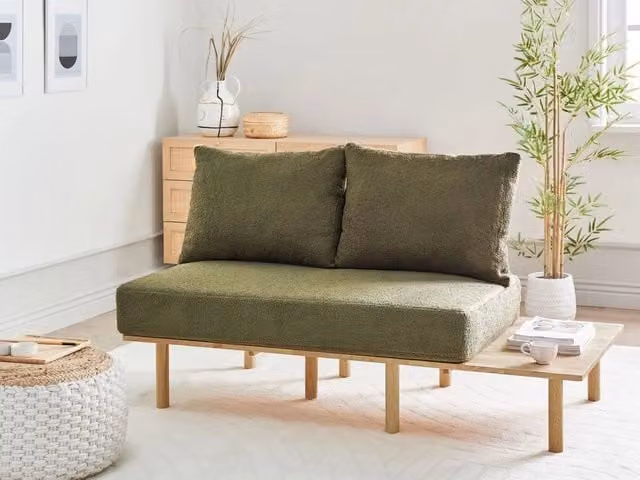 Divano a 2 posti Beliani in tessuto bouclé verde con dettagli capitonné e struttura in legno di gomma per il tuo soggiorno L: 155 cm, P: 74 cm, H: 76 cm – 1