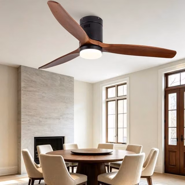 Ventilatore da soffitto da 52 pollici con luce LED; 3 pale in legno massello e motore DC reversibile