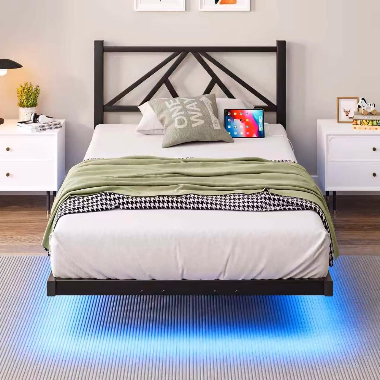 Letto singolo sospeso, dimensioni 90x190 cm, con illuminazione a LED e stazione di ricarica