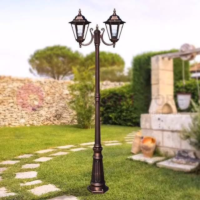 DAFNE MEDIA Lampione h.211 a 2 luci Lanterne Esagonali Esterno Giardino COLORE STRUTTURA: NERO-RAME, COLORE DIFFUSORE: TRASPARENTE