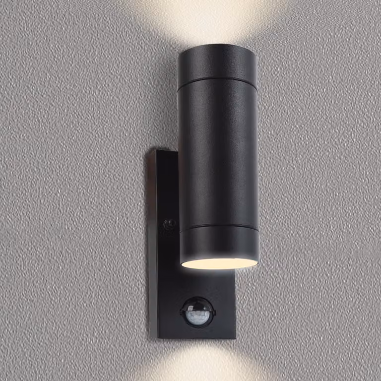 Lampada da parete esterna con sensore PIR, attacco GU10, luce direzionale verso l'alto e verso il basso, grado di protezione IP65, 2x6W LED