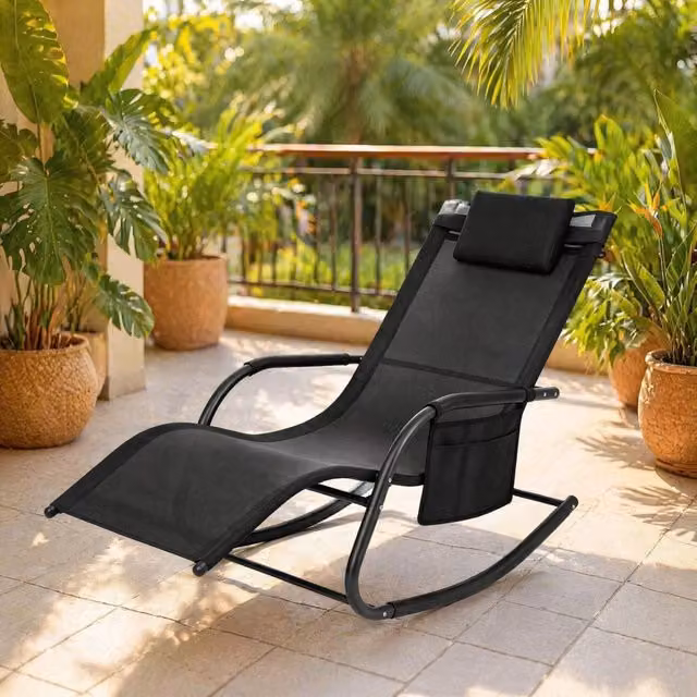 Sedia a dondolo da esterno Mivray nera con struttura in metallo e tasca laterale L 83 cm x P 62 cm x H 152 cm – 1
