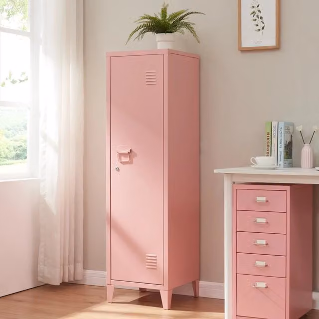 Armadio da ufficio Kurikka en.casa in metallo rosa con ante a battente e serratura H: 137 cm, L: 38 cm, P: 38 cm