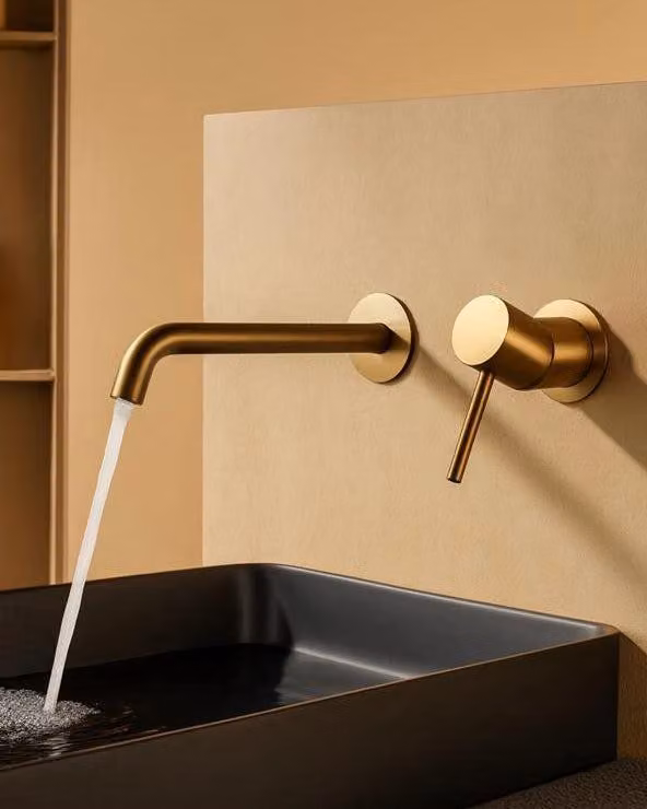 Rubinetto lavabo da incasso a muro in oro spazzolato Memo