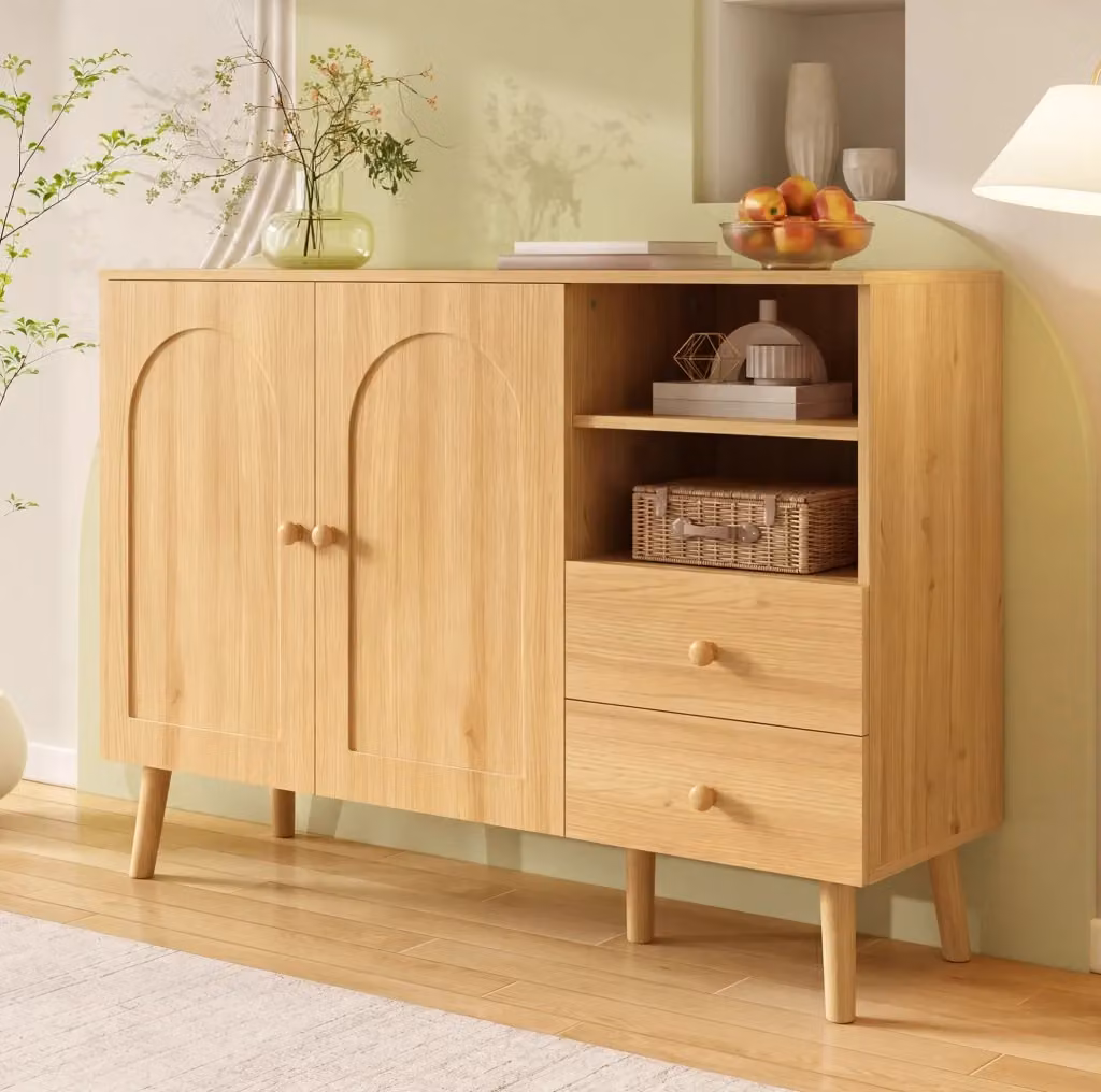 Credenza in stile scandinavo con ante curve, 2 cassetti e vani aperti, colore beige, L: 118 cm, P: 35 cm, H: 82 cm – 2