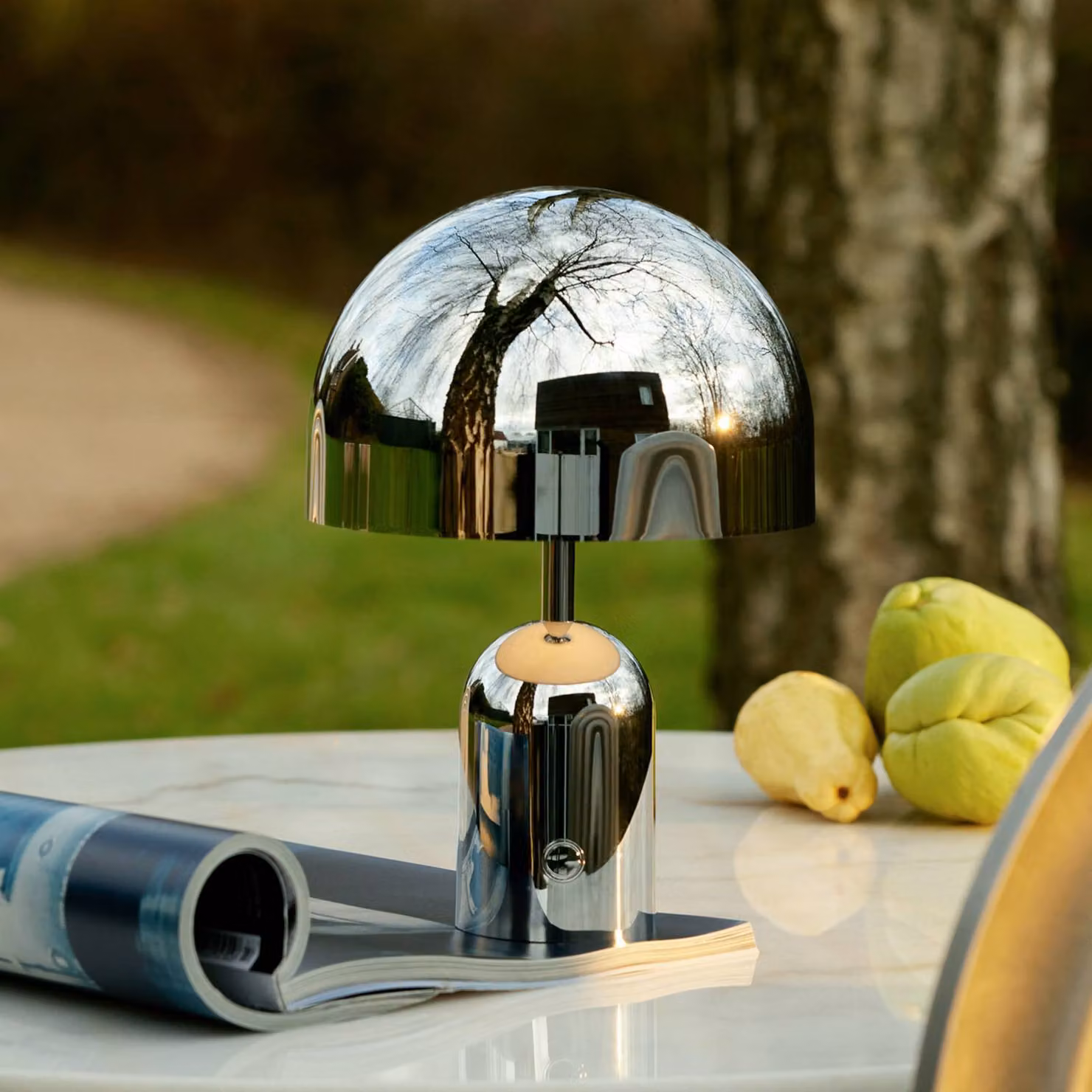 Tom Dixon Lampada da tavolo di design Beat, dimmerabile, Alluminio / Grigio / Zincato, Soggiorno / Sala da pranzo, Alluminio, Design, Lampada da tavolo