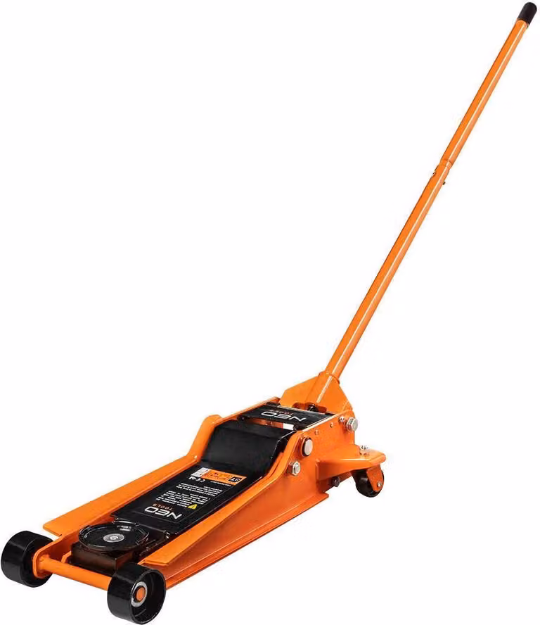 Cric carrellato a basso profilo NEO TOOLS per professionisti; impugnatura lunga; sollevamento e abbassamento preciso del veicolo; forza di sollevamento 3T, campo di sollevamento 85-525 mm; peso 41,5 kg; valvola di sicurezza