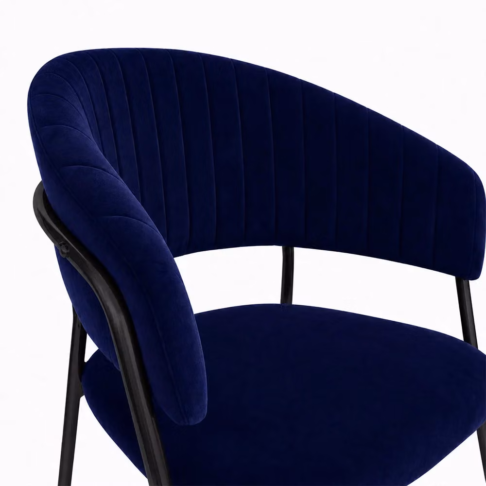 Set da 2 sedie da sala da pranzo Aurelia in velluto blu notte con gambe in metallo nero – 2
