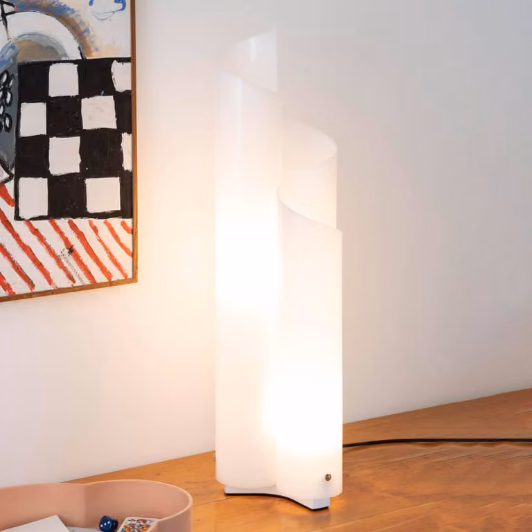 Artemide Lampada da terra di design Mezzachimera, Bianco / Opale, Soggiorno / Sala da pranzo, Plastica, Design, Lampada da terra