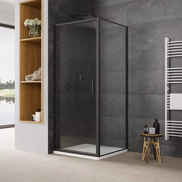 Box doccia Portofino Parama rettangolare con porta a battente e parete fissa, vetro trasparente 6mm e profili nero opaco, L: 80 cm, H: 190 cm