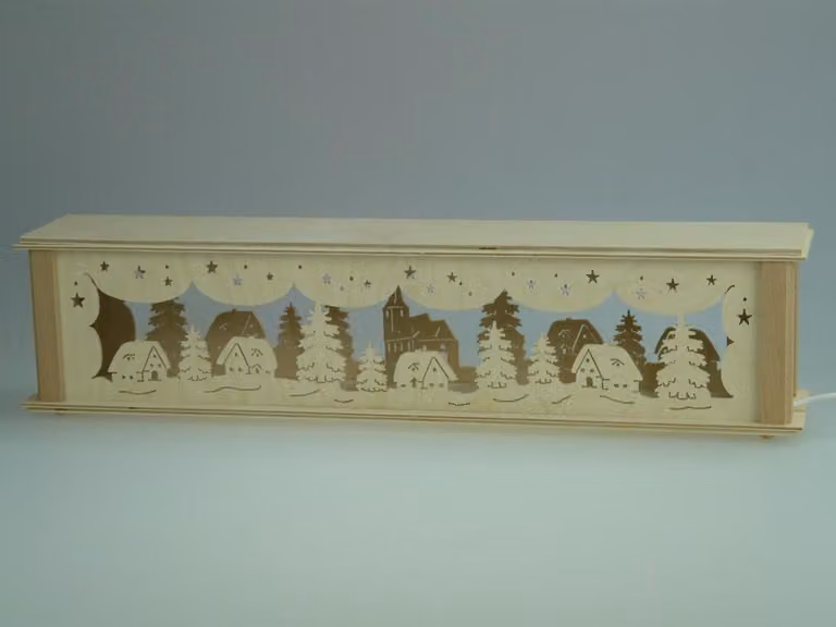 Alzata decorativa con case, chiesa e illuminazione. Dimensioni: 52x10x10 cm. Nuova