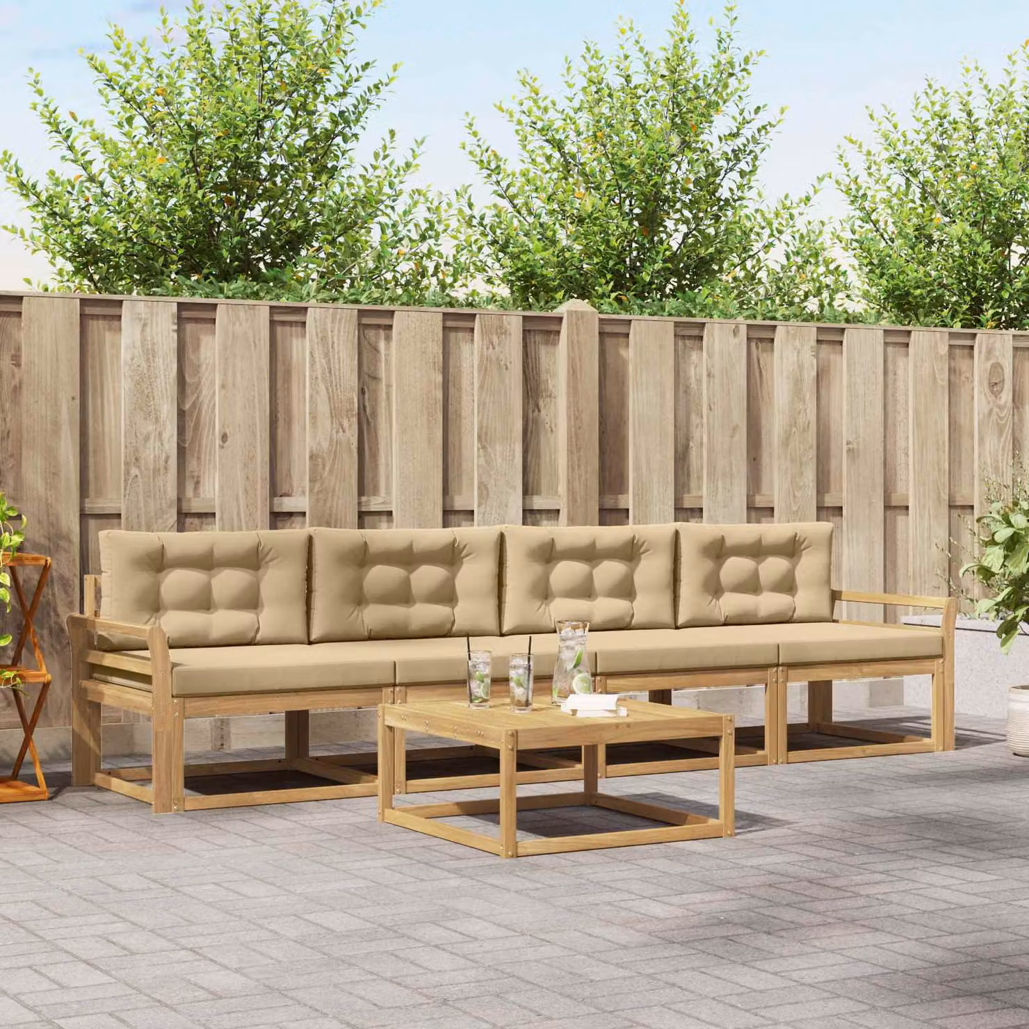 Set di divani da esterno vidaXL 4 pezzi in legno di acacia con cuscini, colori bianco, beige e marrone