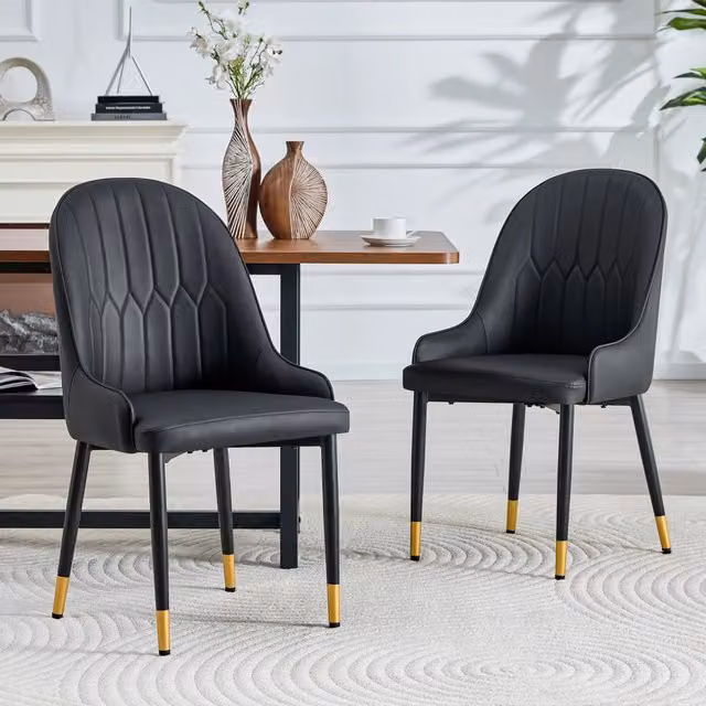 Set di 2 sedie da pranzo MINIMAL in similpelle nera con dettagli oro e struttura in metallo per cucina e sala da pranzo