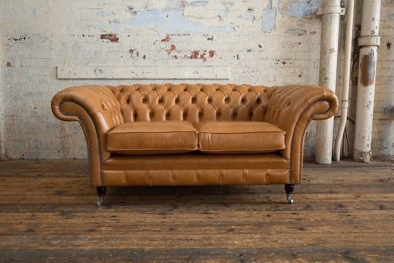 Luxus 2 Sitzer Couch Polster Sofa Chesterfield Couchen Garnitur