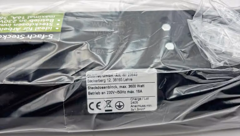 blocco di uscita a 5 prese, nero 250V~/ 16A, montaggio a superficie