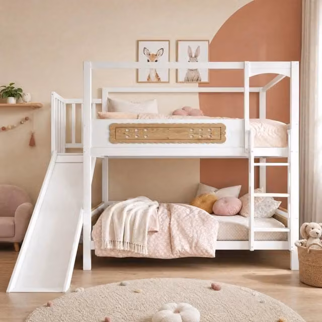 Letto a castello per bambini 90x200 cm con struttura a forma di casa, sponde a protezione a forma di biscotto, scivolo e scala di sicurezza extra larga, colore legno