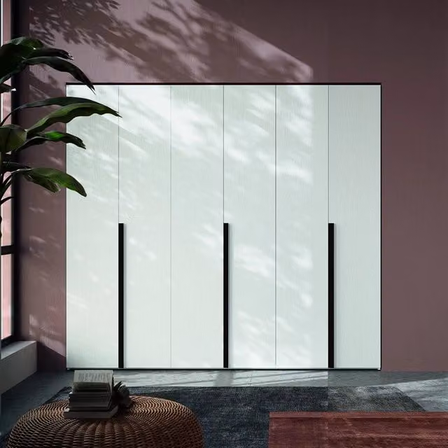 Armadio Coco a 6 ante battenti bianco portland con maniglie nero opaco L: 276 cm, P: 60,3 cm, H: 250 cm