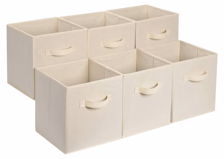 A. Cubi/organizzatori pieghevoli in tessuto, ideali per la conservazione, dotati di maniglie