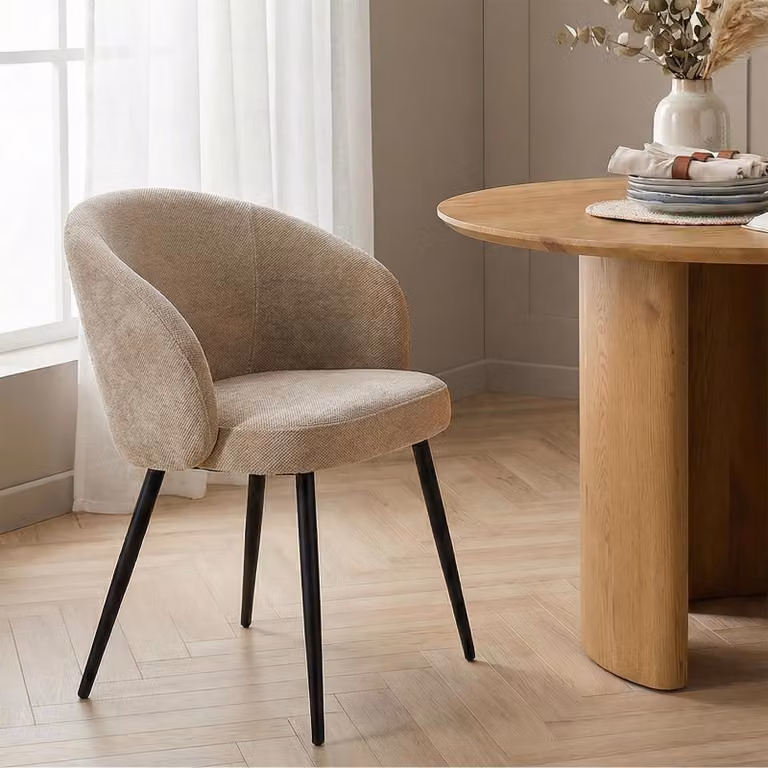 Sedie da pranzo KURSI in set da 2, beige - Sedie di design con schienale morbido e arrotondato, sedie da cucina per un elevato comfort di seduta, sedia imbottita con robusto telaio in metallo [carico massimo 140 kg]