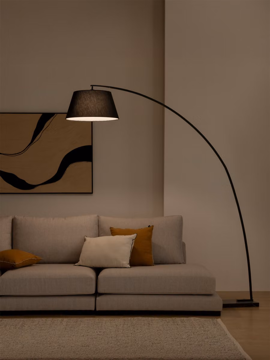 Lampada da terra ad arco Kenay Home in metallo e marmo nera, Altezza: 195 cm – 2