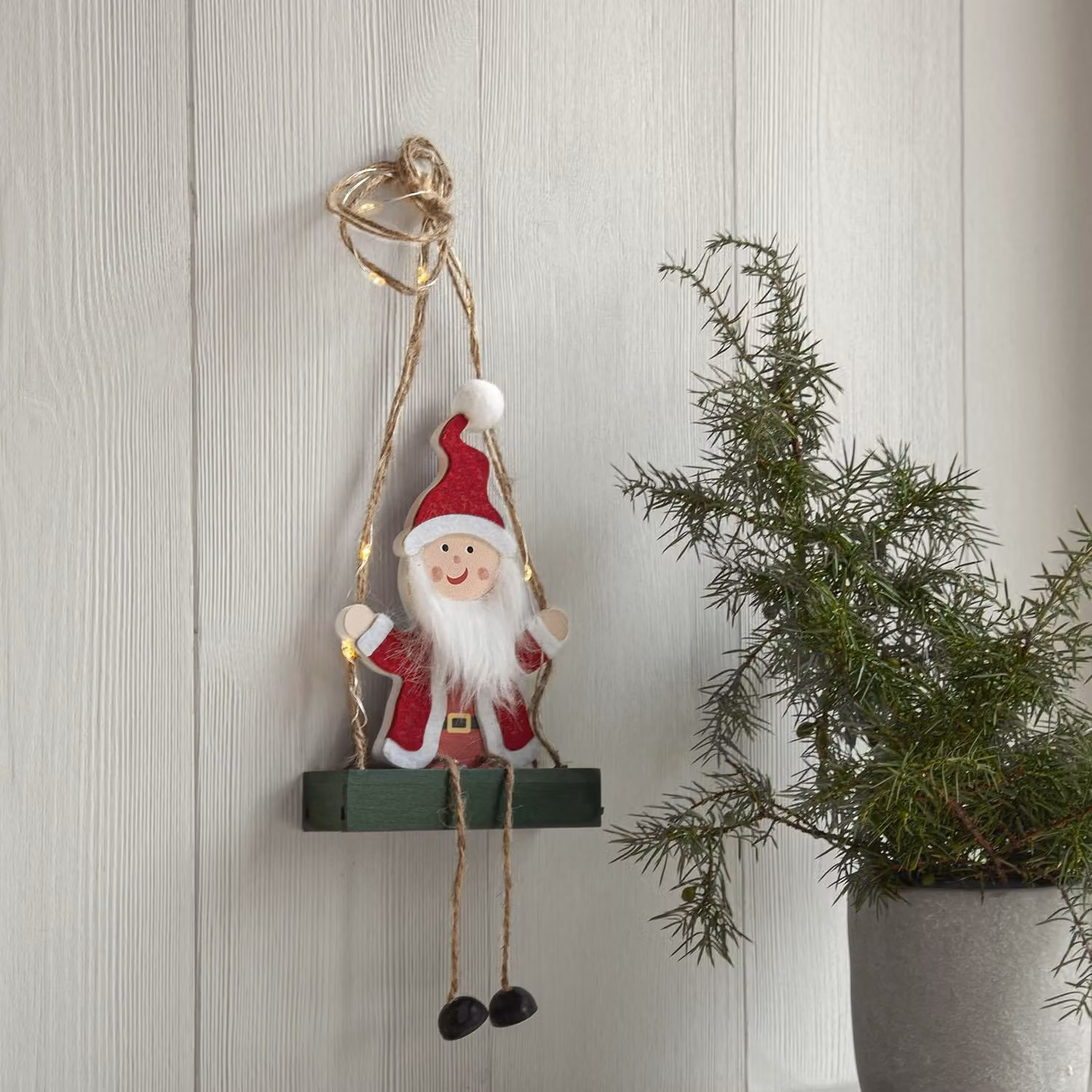 Decorazione natalizia Babbo Natale dondolante in legno a batteria, altezza 50 cm