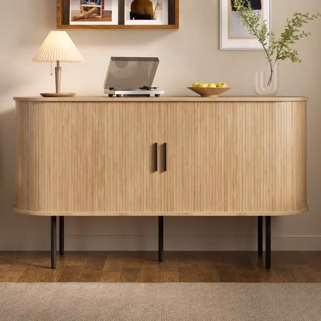 Credenza moderna in MDF con ante a rullo, maniglie in alluminio e gambe in ferro: mobile contenitore versatile per soggiorno, sala da pranzo e