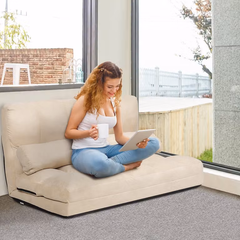 Divano letto pieghevole Costway in 6 posizioni con struttura in metallo e rivestimento beige per il tuo relax in soggiorno