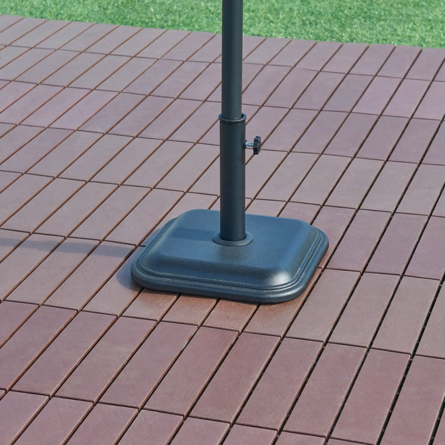 Supporto per ombrellone 'Biccari' in cemento 35x35x4,5 cm quadrato 11 kg nero