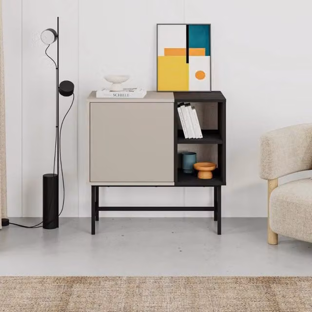 Mobile multiuso Mona Mini con anta cashmere e due nicchie a giorno nere
