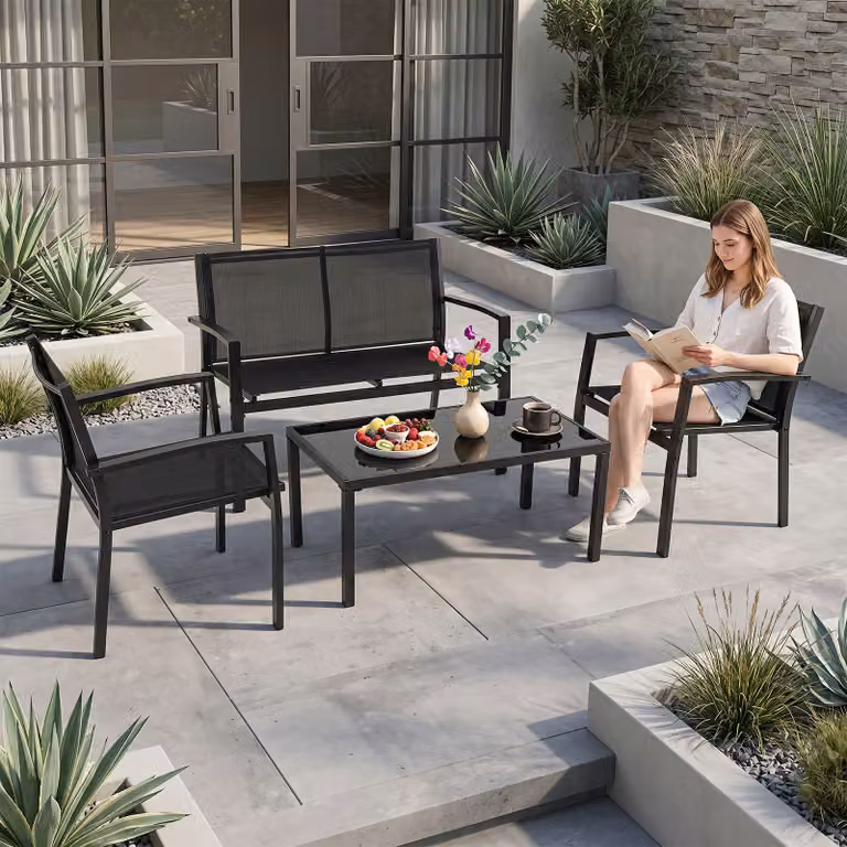 Set da giardino esterno Costway composto da 4 pezzi in acciaio nero con piano in vetro temperato, include 1 divano a 2 posti, 2 poltrone e 1 tavolino