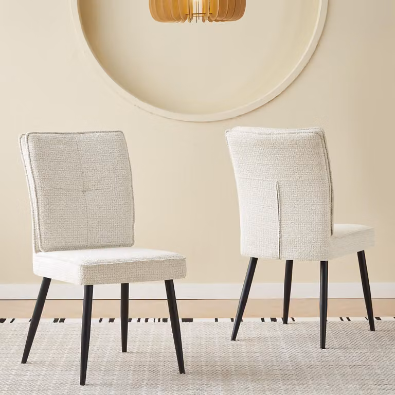 Set di 2 sedie da pranzo, con gambe in metallo, rivestimento in velluto a motivo "pied de poule" color crema.