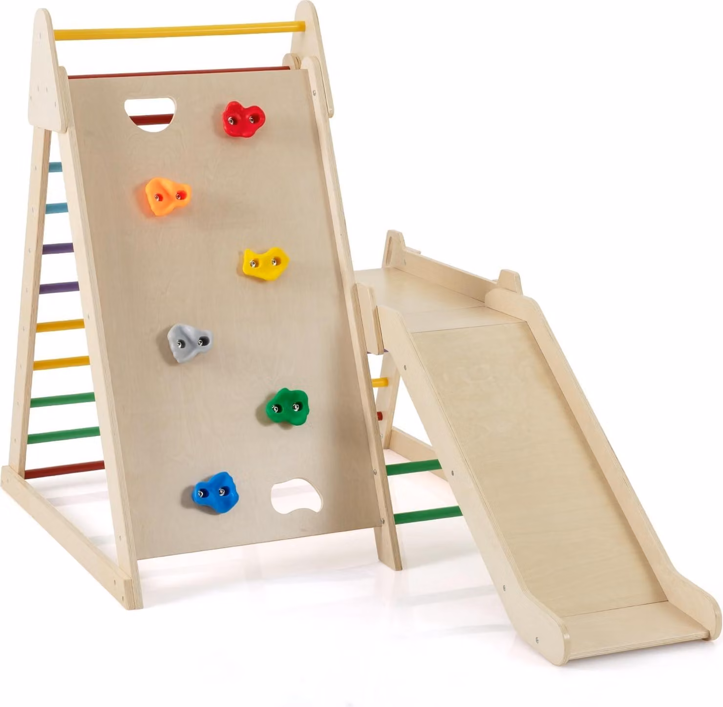 Palestra indoor con scivolo e scale di arrampicata