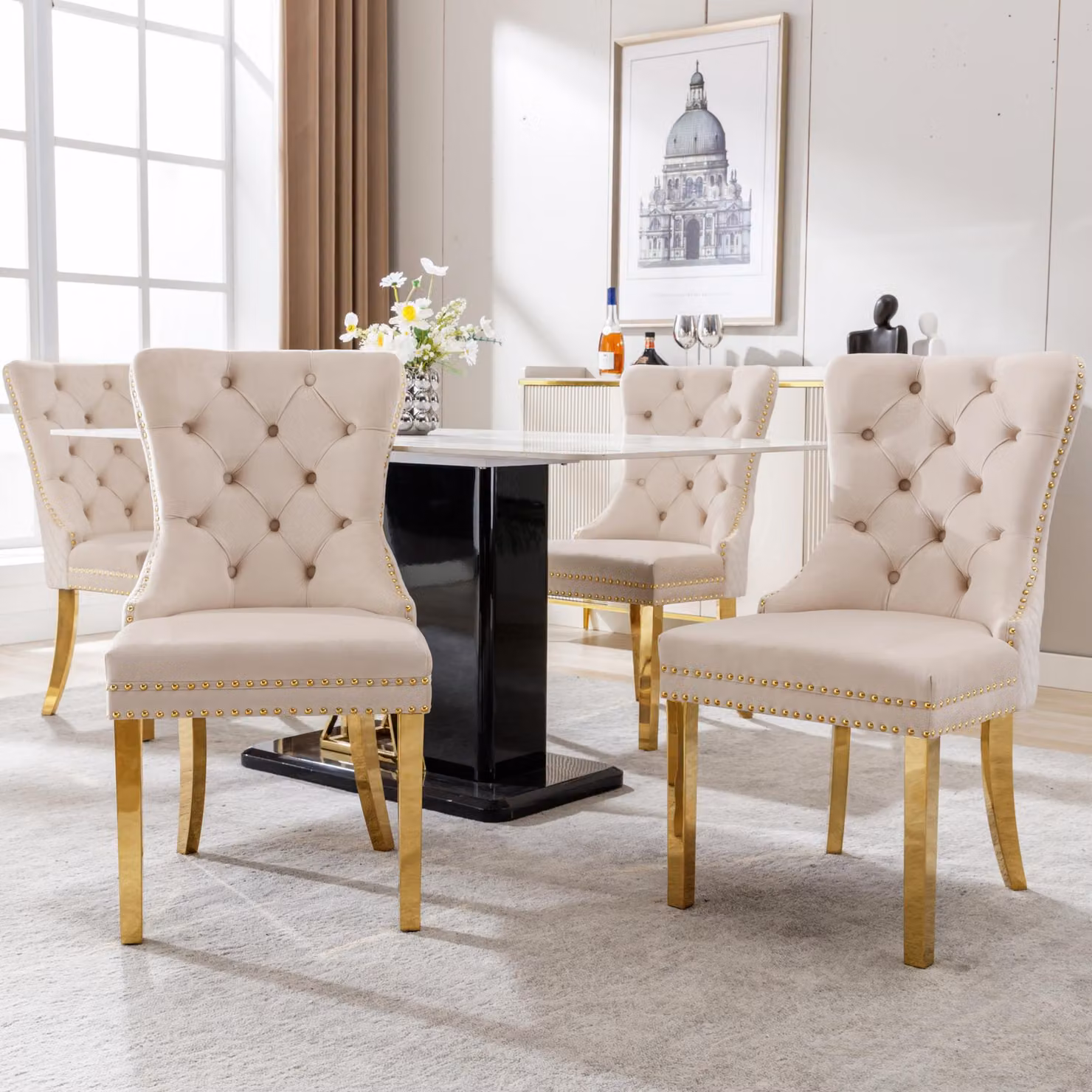Sedia da pranzo Fortuna Lai (sedia da cucina, sedia per il soggiorno con un motivo unico a forma di porta sul retro, set di 4), sedia imbottita con dettagli in metallo a forma di chiodo, gambe in acciaio inossidabile dorato, rivestimento in velluto, color