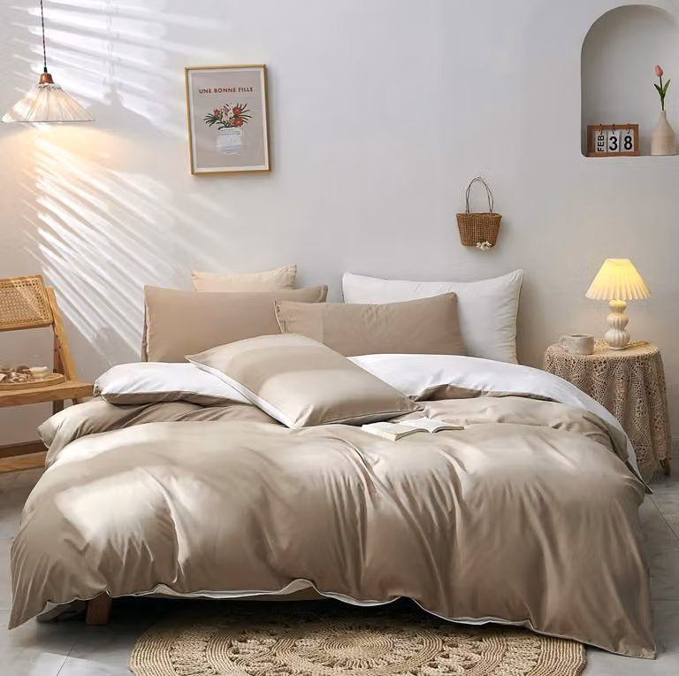 Set di lenzuola in microfibra super morbida, color beige/bianco